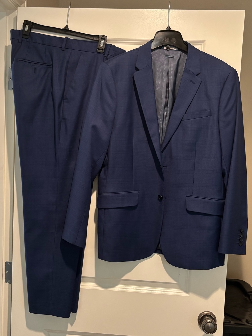 Perry Ellis suit